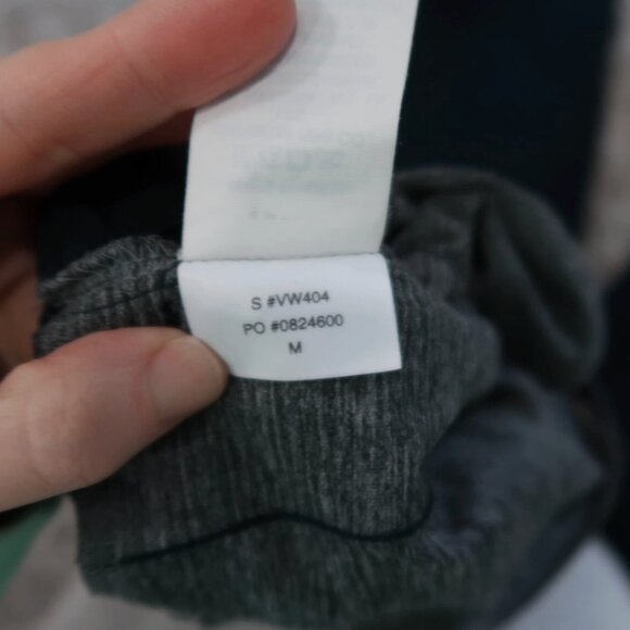 Vuori Women's Pants Miles Ankle Pant Medium Regular Navy Blue EEUC - Picture 7 of 9